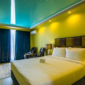 Complex Phoenicia Blue View Panoramic