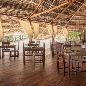Hakuna Majiwe Beach Lodge