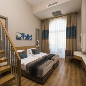 Palm World Side Resort