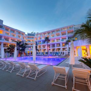 Limanaki Beach Hotel and Suites