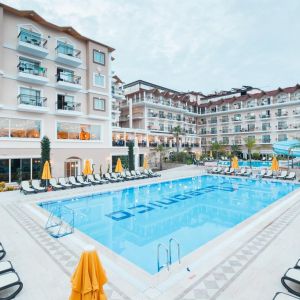 Loceanica Beach Resort