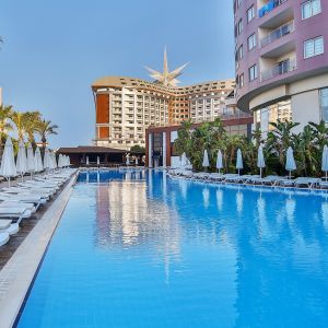 Hotel Saturn Palace