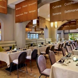 Hotel Coral Sea Holiday Resort