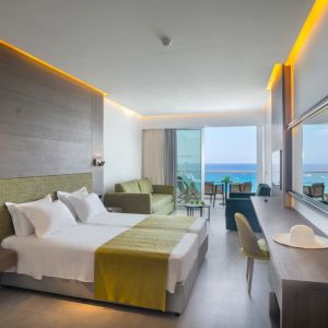 Hotel Cavo Maris Beach