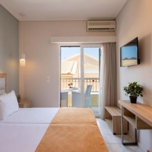 Hotel Rossis Beach
