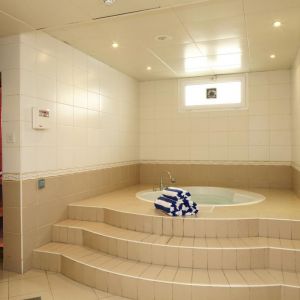 Hotel Avari Apartments