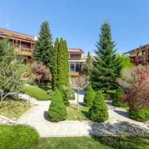 Hotel Strazhite