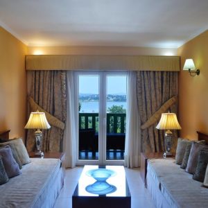 Hotel Ariti Grand