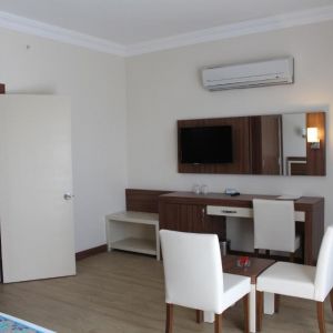 Side West Park Hotel