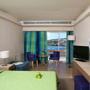 Hotel Eden Roc Resort