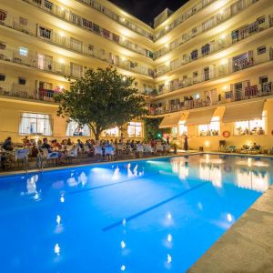 Hotel Checkin Pineda