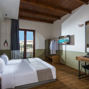 Petousis Hotel and Suites