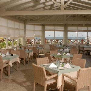 Hotel Aquis Sandy Beach Resort