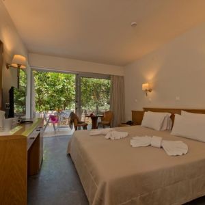 Minos Aparthotel
