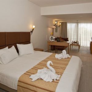 Minos Hotel