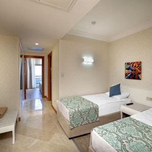 Hotel Heaven Beach Resort and Spa