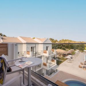 Ekati Mare Hotel and Suites