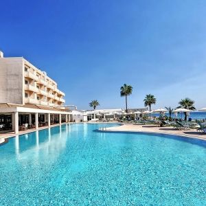 Pierre Anne Beach Hotel
