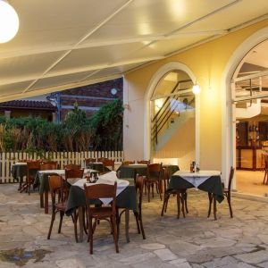 Hotel Govino Bay