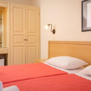 Hotel Across Opera Blue (Ex. Hotel Omiros)