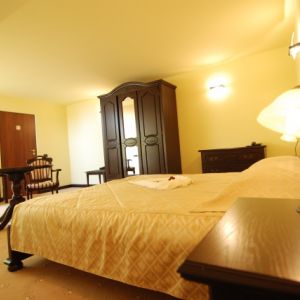 Hotel Perla Ciucasului