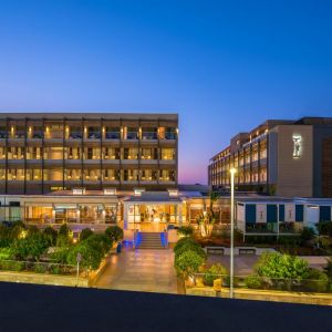 I Resort Beach Hotel