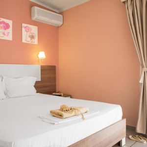 Ouzas Luxury Hotel