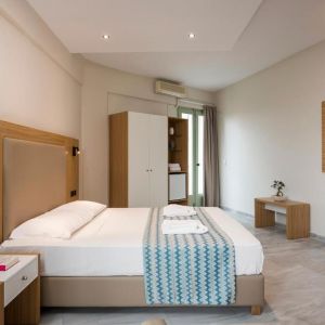 Summer Beach Hotel