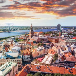 ESTONIA - LETONIA - LITUANIA: Drumul Chihlimbarului