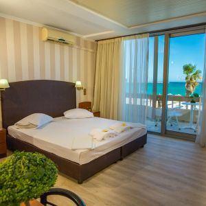 Theo Beach Hotel Apartaments