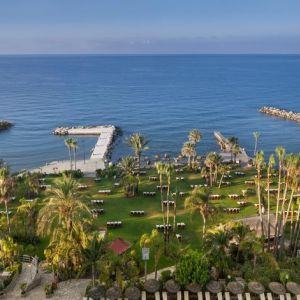 Hotel Amathus Beach