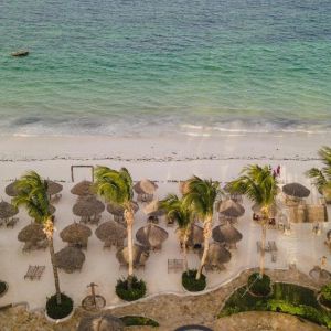 Hotel AHG Waridi Beach Resort and SPA