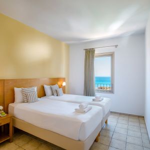 Hotel Louis Althea Beach