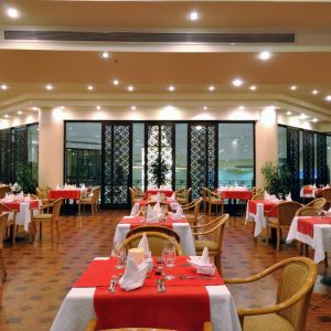 Hotel Grand Oasis Resort