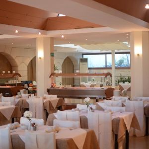 Hotel Macaris Suites and Spa