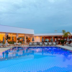 Limanaki Beach Hotel and Suites