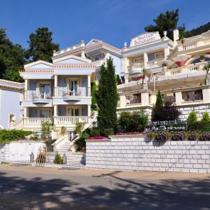 Hotel Enavlion