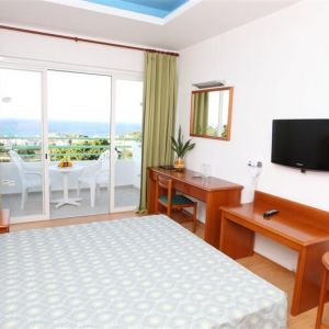 Hotel Adelais Bay