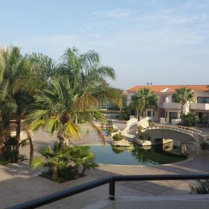 Hotel Crown Resort Henipa