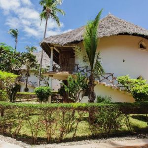 Hotel AHG Waridi Beach Resort and SPA