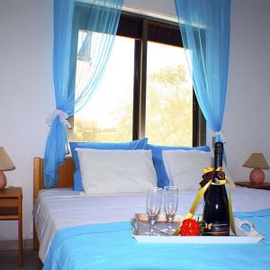 Salonikiou Beach Deluxe Apartments