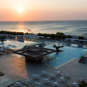 Amada Colossos Resort