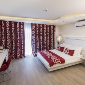 Laguna Beach Alya Resort