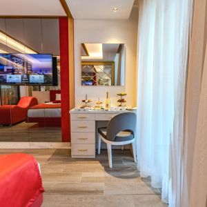 Hotel Granada Luxury Red