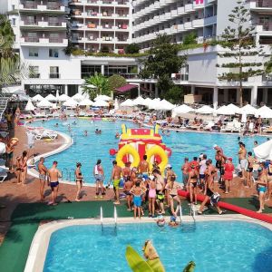 Hotel Holiday Park