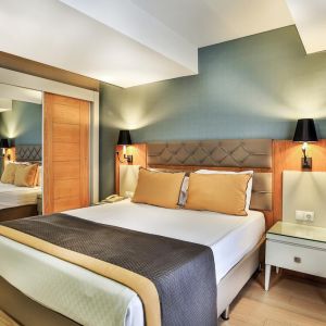 Hotel Saturn Palace