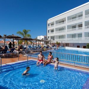 Hotel Blue Sea Lagos de Cesar