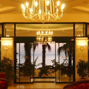 Hotel Aska Just In Beach