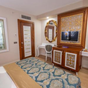 Jadore Deluxe Hotel and Spa
