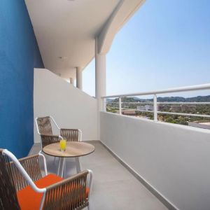 Mazoren Art Hotel
